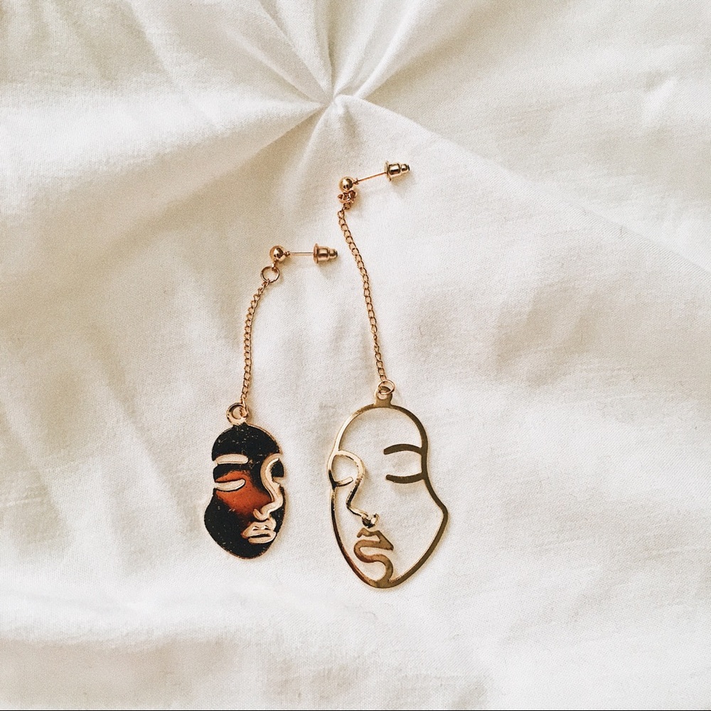 New Abstract Face Hollow Dangle Earrings in Gold